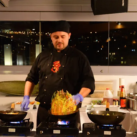 إيروتيل غالاكسي فندق كافالا