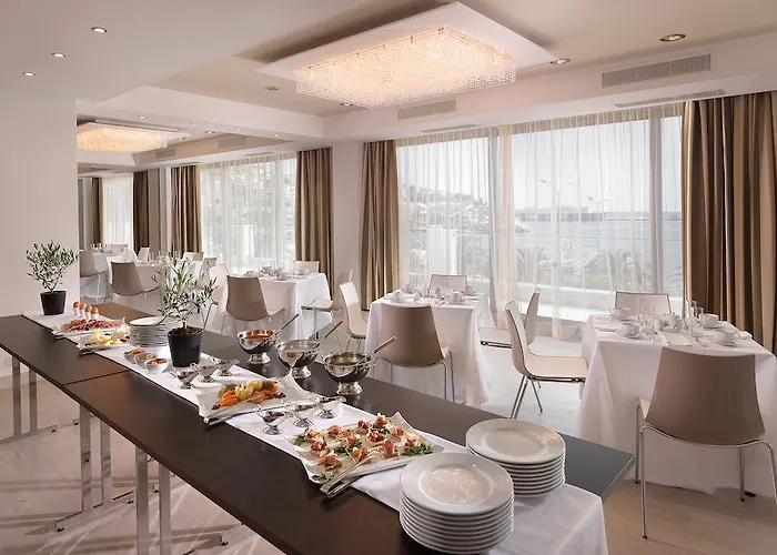 Airotel Galaxy Hotel